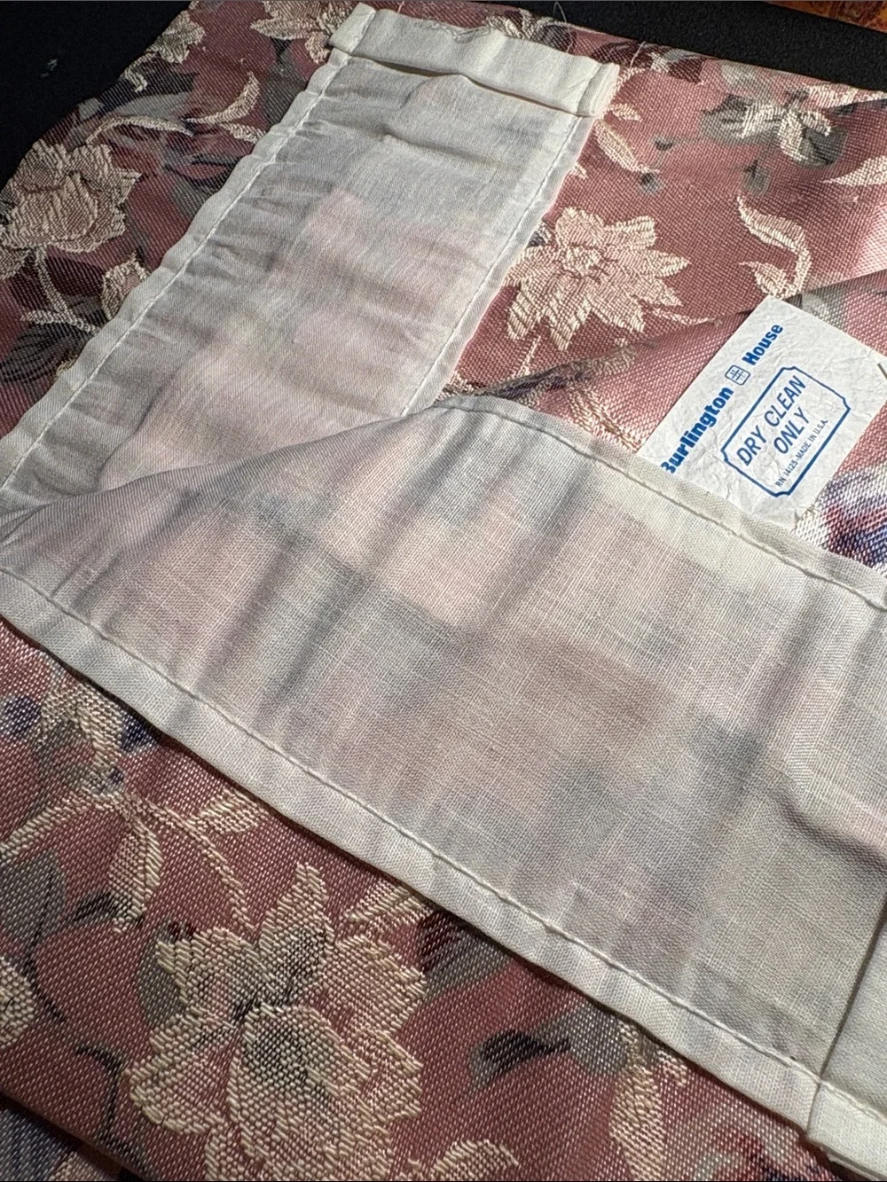 Vintage 90’s Shiney Valance Floral Jacquard - Pink 103 x 18. VV